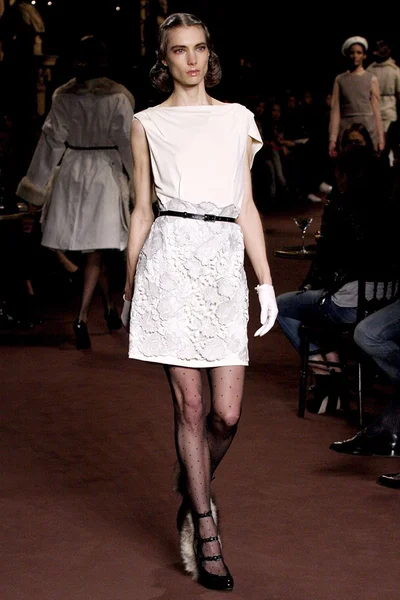 Look 1